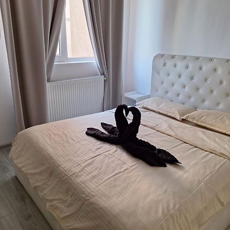 Luxury Daniel Apartament Residence Militari Roşu Exterior foto