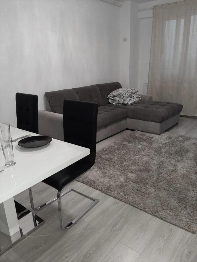 Luxury Daniel Apartament Residence Militari Roşu Exterior foto
