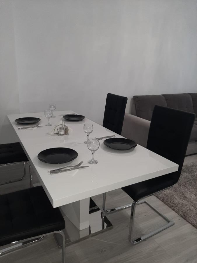 Luxury Daniel Apartament Residence Militari Roşu Exterior foto