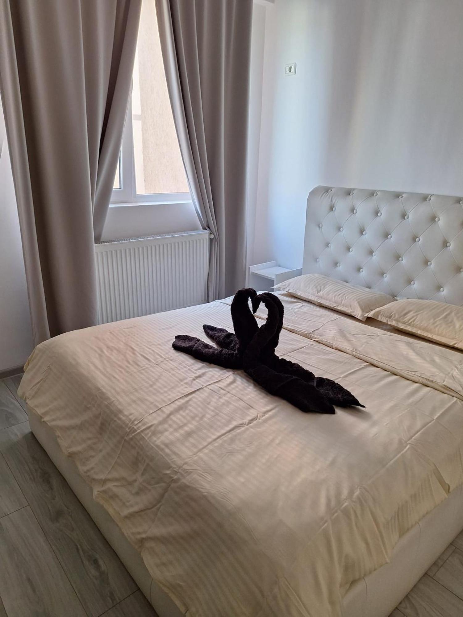 Luxury Daniel Apartament Residence Militari Roşu Exterior foto